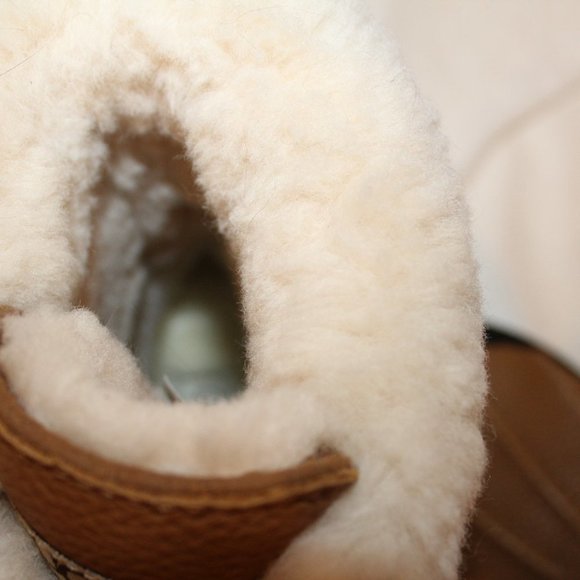 NEW UGG WOMEN'S ADIRONDACK III LEATHER SHEARLING LINED WINTER SNOW BOOTS - Picture 8 of 8